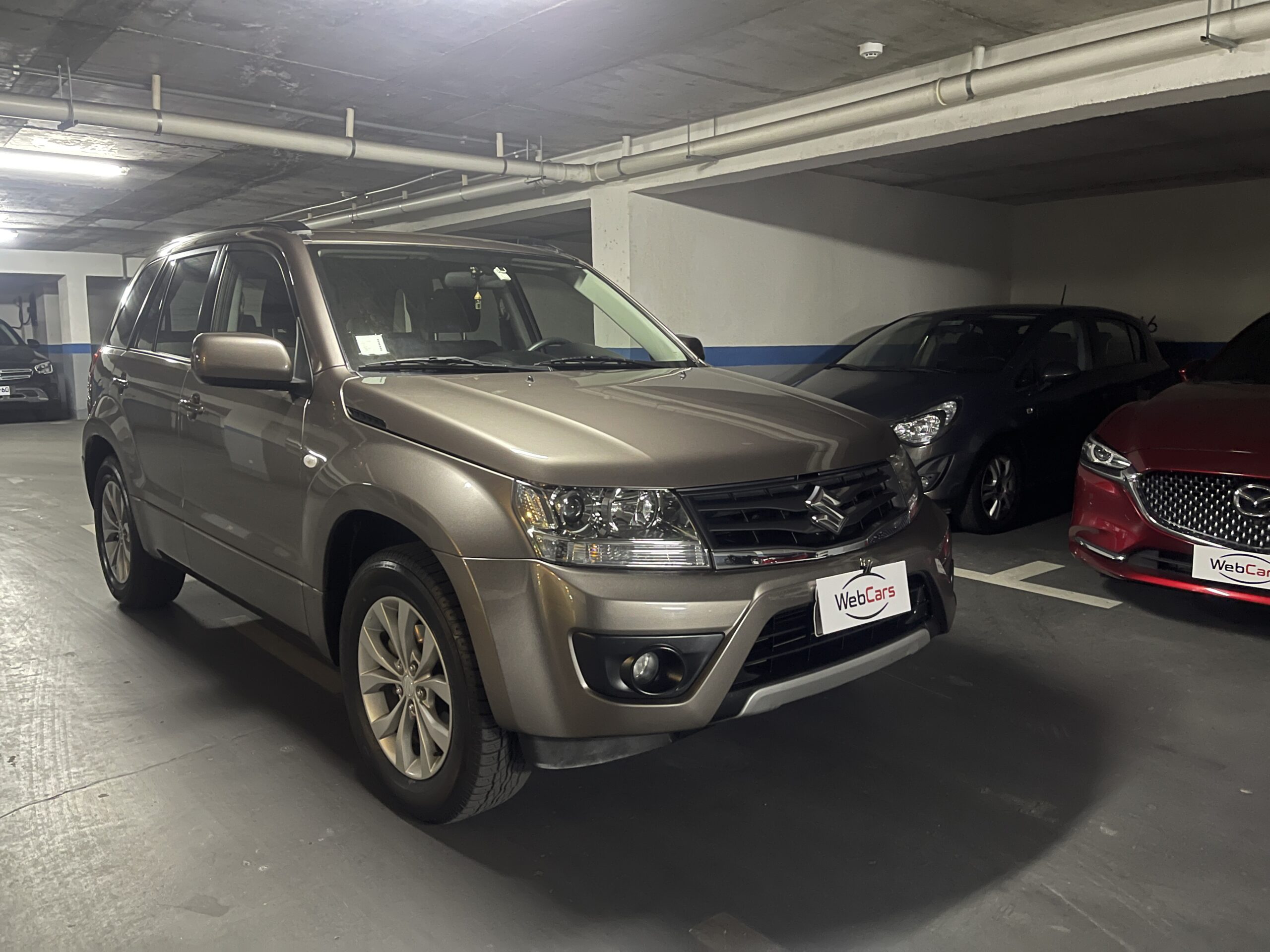 SUZUKI GRAND NOMADE 2.4 4×2
